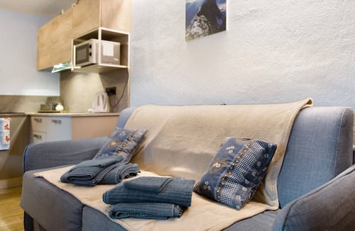 Maen Apartment | Apartment 'Le Cervin' with Balcony and Wi-Fi