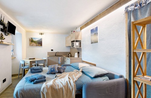 Maen Apartment | Apartment 'Le Cervin' with Balcony and Wi-Fi