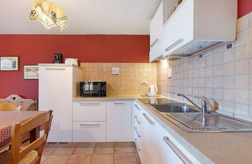Gressan Apartment | Apartment 'Lo Pilio' with Shared Terrace, Shared Garden and Wi-Fi