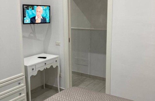 Torre del Greco Apartment | Apartment 'Lucy Casa Vacanze' with Private Terrace, Wi-Fi and Air Conditioning