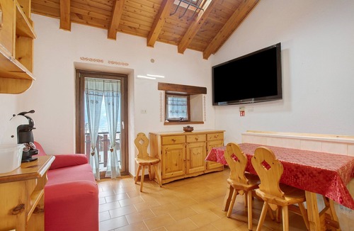Sarre Apartment | Apartment 'Ma Petite Maison' with Mountain View and Balcony