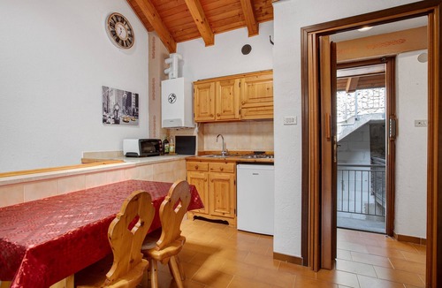 Sarre Apartment | Apartment 'Ma Petite Maison' with Mountain View and Balcony