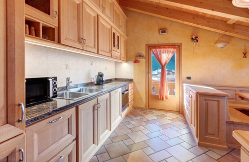 Bormio Apartment | Apartment 'Mansarda Combo' with Mountain View, Balcony and Wi-Fi