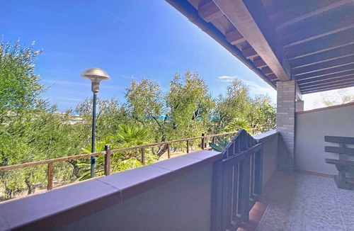 Chiesiola Apartment | Apartment 'Mapa Corbezzolo' with Sea View, Wi-Fi and Air Conditioning