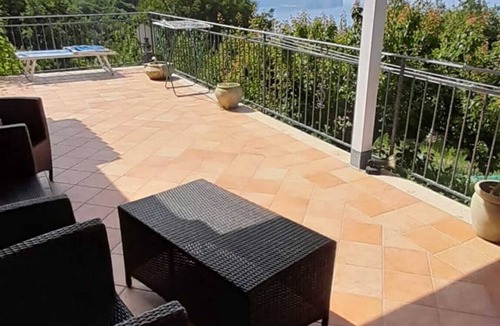 Pisciotta Apartment | Apartment 'Monolocale Mimosa' with Sea View, Wi-Fi and Air Conditioning