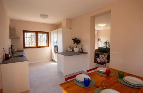 Belvedere Ostrense Apartment | Apartment Neue Wohnung mit 2 Zimmern- Veranda und Pool by Interhome