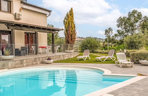 Citta Sant'Angelo Apartment | Apartment Nido delle Rondini by Interhome