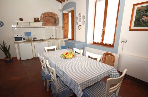 San Macario In Monte Apartment | Apartment on Tuscan Agriturismo close to a village