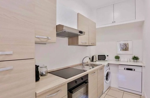 San Babila Villa | Apartment Pausini - Two Bedroom Villa, Sleeps 5