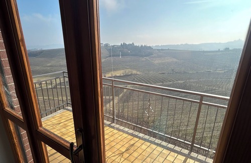 Montegrosso dʼAsti Apartment | Apartment "Rosemary" Cottage with shared common areas