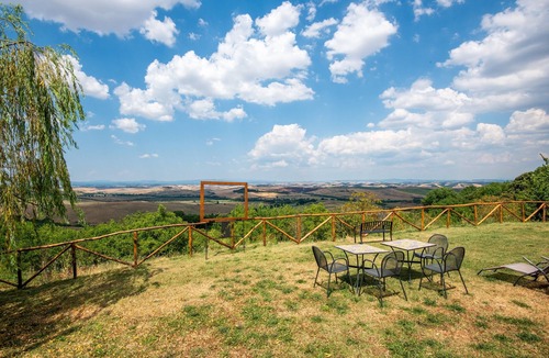 Monteroni d'Arbia Apartment | Apartment 'Romantico' – Farm Stay with View of Siena