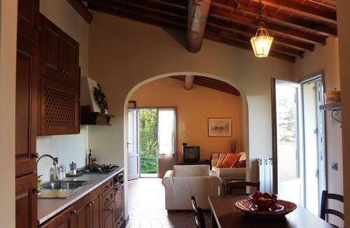 Pergine Valdarno House | Apartment ROSA with private entrance, big equipped garden and shared pool.