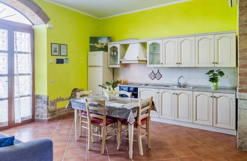 Magliano in Toscana Apartment | Apartment 'Stalla' with Shared Garden, Wi-Fi and Air Conditioning