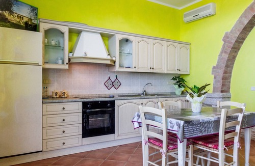 Magliano in Toscana Apartment | Apartment 'Stalla' with Shared Garden, Wi-Fi and Air Conditioning