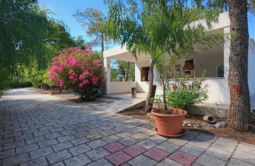 Scialara Apartment | Apartment 'Sabbia D'oro' with Shared Pool and Wi-Fi