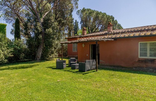 Gavorrano Apartment | Apartment 'Scuole Piccole' with Garden