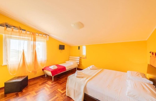 Citta Sant'Angelo Apartment | Apartment Suite dei Monti by Interhome