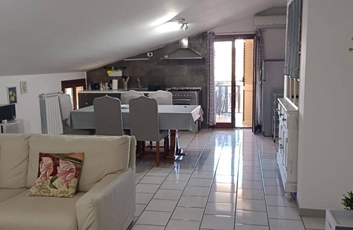 Paglieta Apartment | Apartment 'Tra Mare e Monti' with Wi-Fi and Air Conditioning
