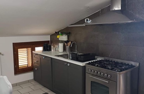 Paglieta Apartment | Apartment 'Tra Mare e Monti' with Wi-Fi and Air Conditioning