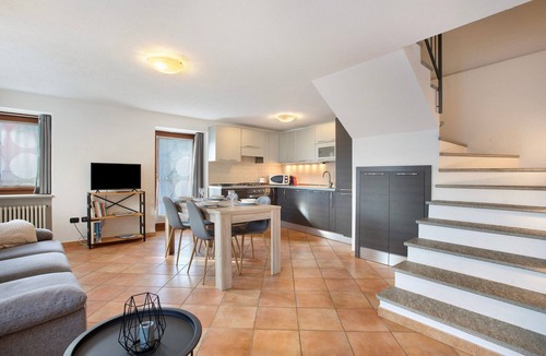 Porossan Apartment | Apartment 'Tra Montagna E Città - Aosta' with Mountain View and Balcony
