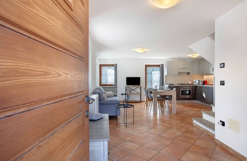 Porossan Apartment | Apartment 'Tra Montagna E Città - Aosta' with Mountain View and Balcony