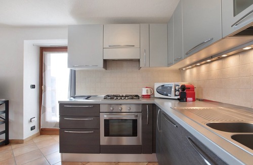 Porossan Apartment | Apartment 'Tra Montagna E Città - Aosta' with Mountain View and Balcony