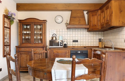 Pila Apartment | Apartment 'Trilocale 7' with Mountain View, Shared Terrace and Wi-Fi
