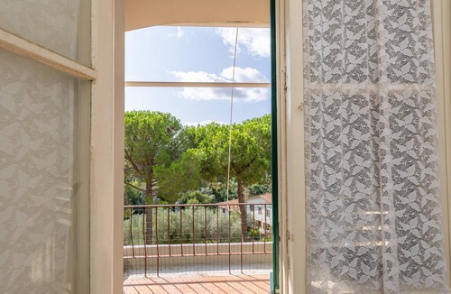 Rosignano Marittimo Apartment | Apartment 'Unique in Rosignano' with Balcony, Wi-Fi and Air Conditioning