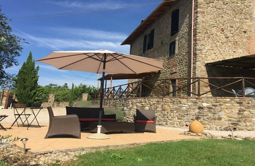Bivio Lugnano House | Apartment Ulivo (sleeps 2 - 4 + cot)