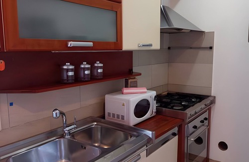Albate Apartment | Apartment 'Unit 3' with Wi-Fi and Air Conditioning