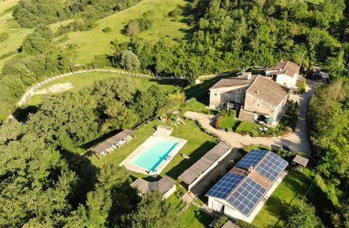 Pergine Valdarno House | Apartment VIOLA with pool, private garden and big terrace