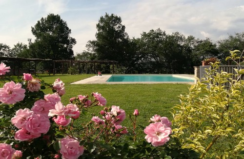 Pergine Valdarno House | Apartment VIOLA with pool, private garden and big terrace