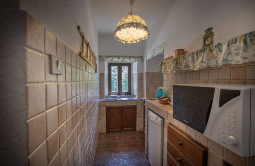 Grotte di Castro Apartment | Apartment with access to swimming pool and tennis court