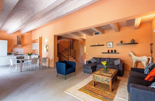 Trequanda Apartment | Apartment with A/C, WIFI, pool, TV, veranda, pets allowed, panoramic view, close to Montepulciano