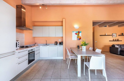 Trequanda Apartment | Apartment with A/C, WIFI, pool, TV, veranda, pets allowed, panoramic view, close to Montepulciano