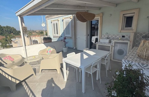Boncore Apartment | Apartment with large terrace near Torre Lapillo