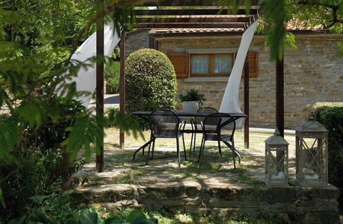 Arezzo Apartment | Apartment with pool in the Tuscan hills