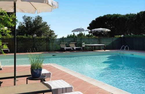Arezzo Apartment | Apartment with pool in the Tuscan hills
