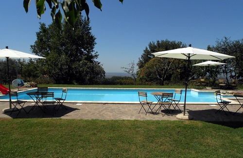 Viterbo House | Apartment with pool in Viterbo