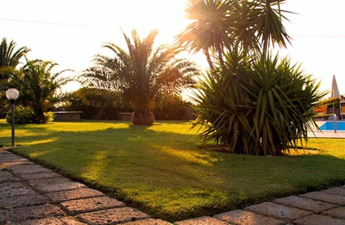 Scarlino Apartment | Apartments with pool and garden a short distance from the beach.