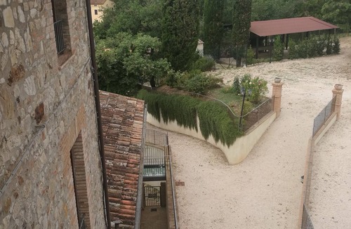 Fratta Apartment | App.to Iris 3 Bedrooms,2 Bath, Living Room 10 Pax