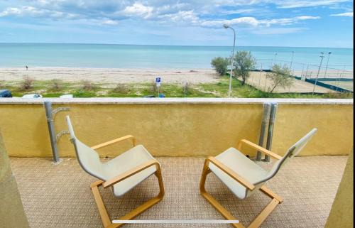 Montemarciano Apartment | appartamento terrazzo fronte mare