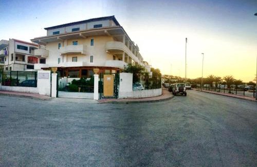 Chiesiola Apartment | Appartamenti per Vacanza Manfredi Vieste, Fronte mare con parcheggio