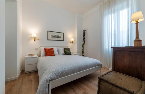 Rione XIV Borgo Apartment | Appartamento a Borgo Pio con Ampio Terrazzo!