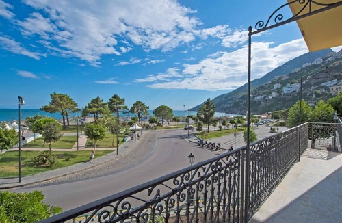 Vietri sul Mare Apartment | Appartamento a Vietri sul mare ID 3048