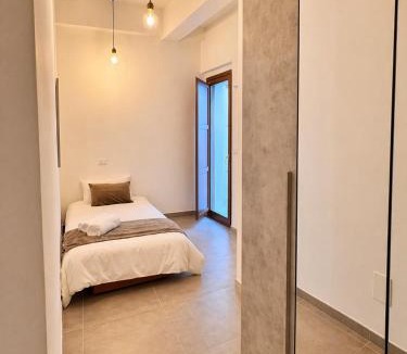L'Aquila Apartment | Appartamento centro storico - 2 Bedr - Self check in con cortile privato