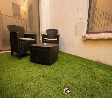 L'Aquila Apartment | Appartamento centro storico - 2 Bedr - Self check in con cortile privato