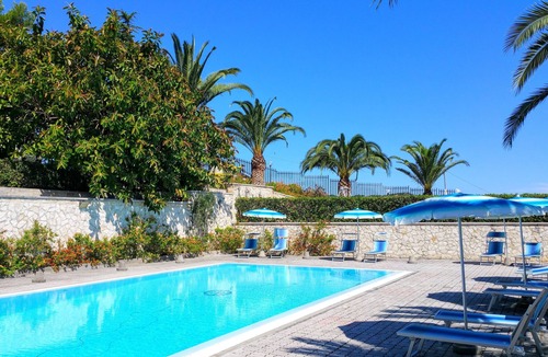 Montincello House | Appartamento con Piscina Vicino al Mare
