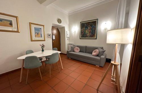 Rione VI Parione Apartment | Appartamento Fiorano a Piazza Navona