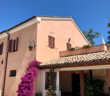 Montemarciano Apartment | Appartamento fronte piscina